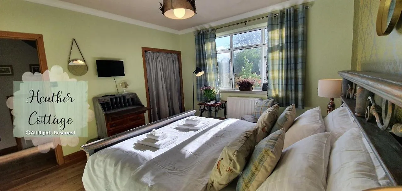 Heather Cottage Aberdeen 0*,